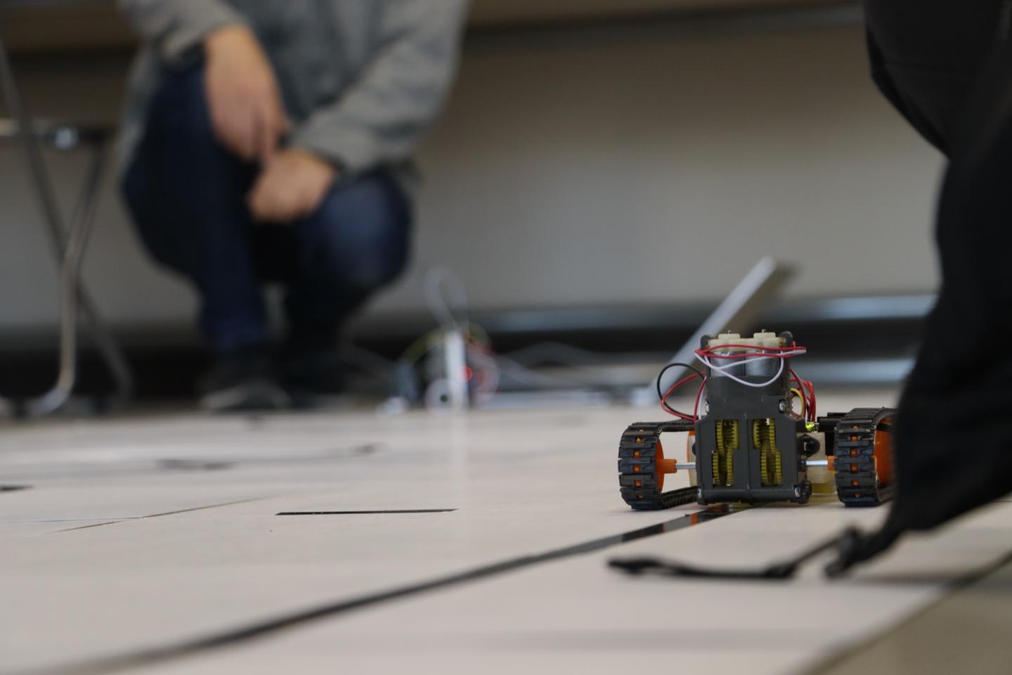 IoT・AIの力で成長するロボット寝具を｜事業成長を索引していただける方！ - Ax Robotix株式会社 のセールス・事業開発の採用 ...